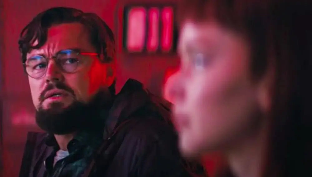 Leonardo DiCaprio y Jennifer Lawrence en un momento de &quot;No mires arriba&quot;, el último gran éxito de Netflix.