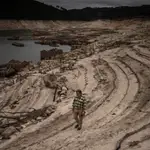 El pueblo «sepultado» de Aceredo, en Orense, que resurge en tiempos de sequía