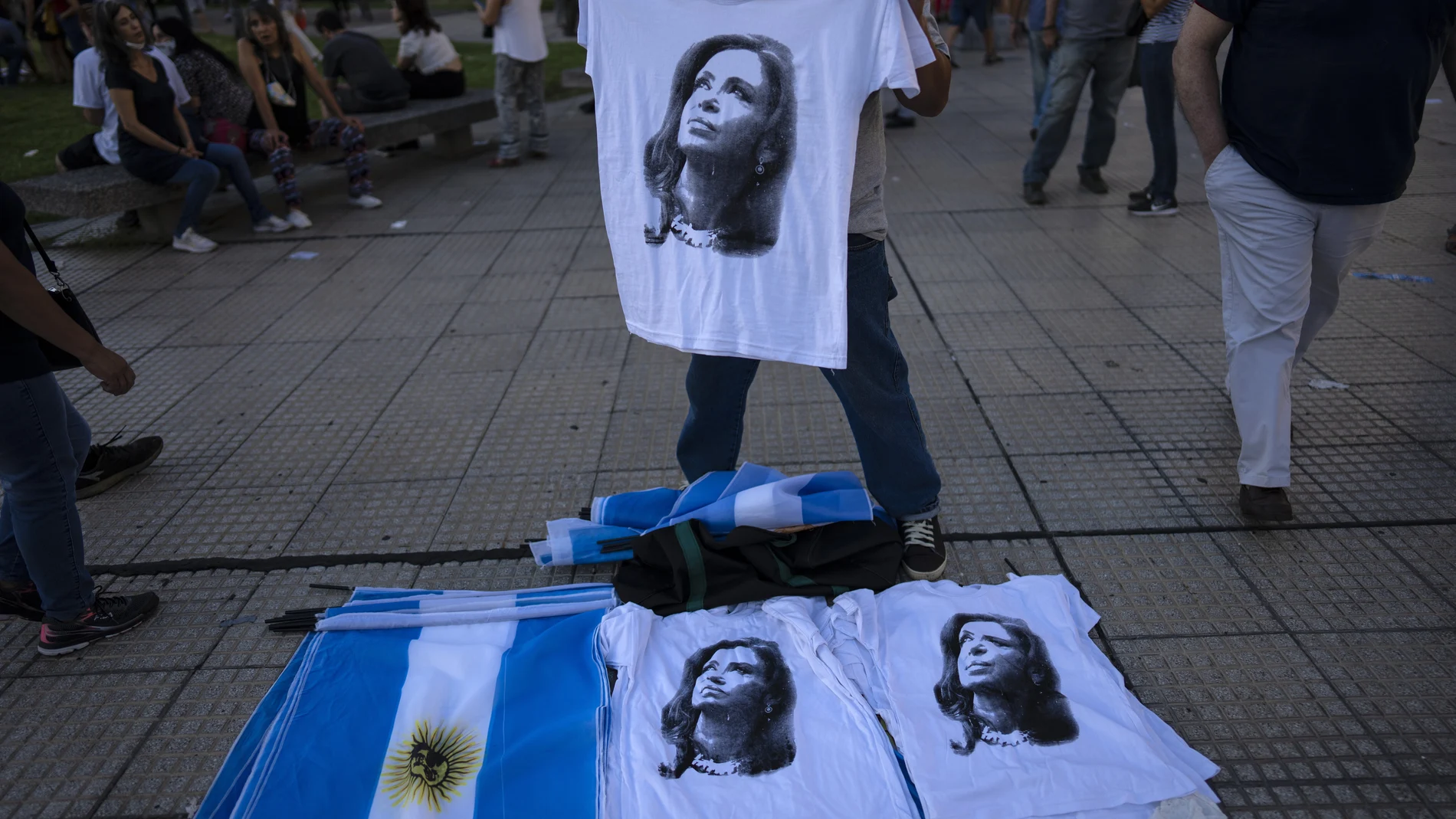 Protesta contra los magistrados de la Corte Suprema frente al edificio del Palacio de Justicia en Buenos Aires, Argentina