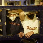 Ensayo de costaleros de la hermandad del Baratillo, en Sevilla