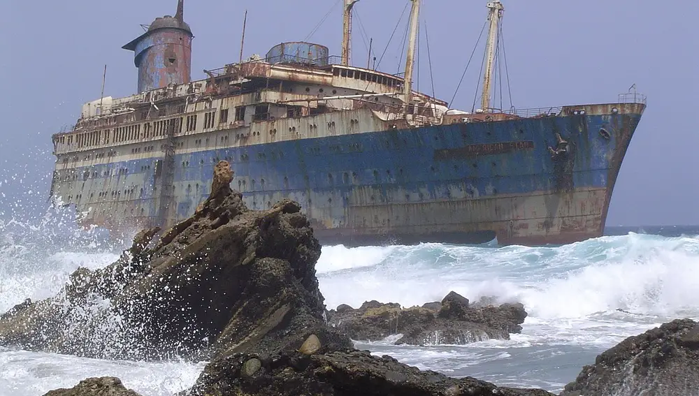 El SS América en 2004, 10 años después del accidente | Fuente: Wikipedia.org