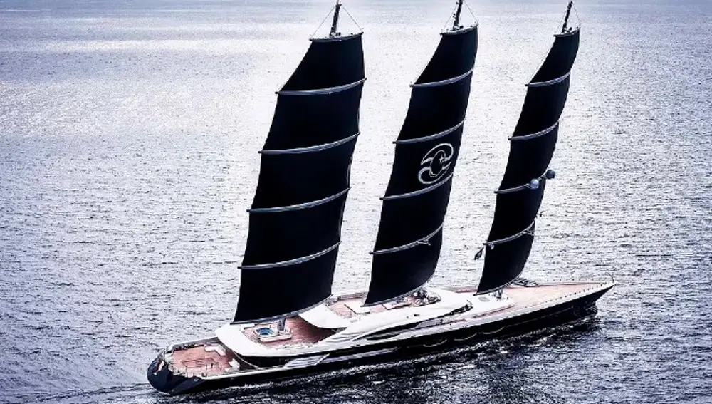 El yate Black Pearl es el modelo sobre el que se ha construido el barco personal de Jeff Bezos
