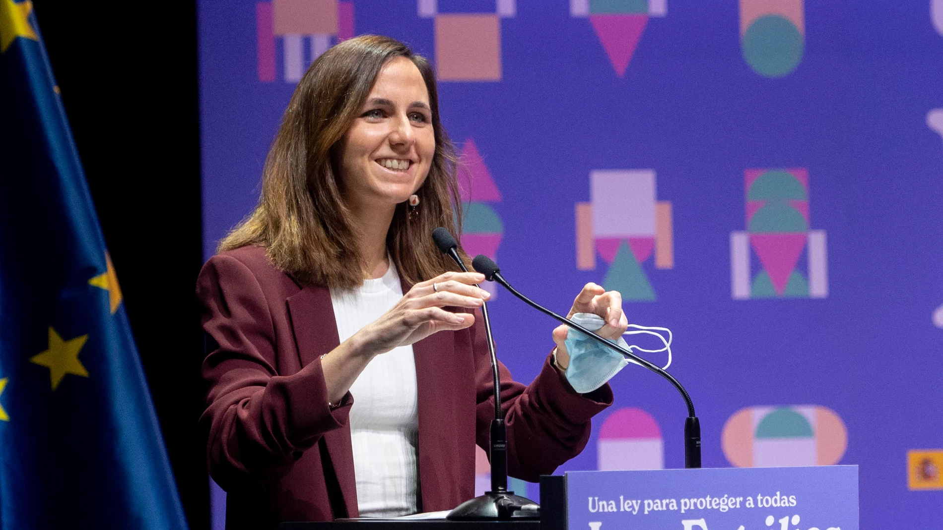 La ministra de Derechos Sociales y Agenda 2030, Ione Belarra, interviene en la presentación de un Libro Blanco para un nuevo marco nacional sobre apoyo y protección familiar, en Caixa Fórum