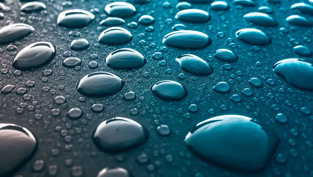 Gotas de agua formadas por la condensación
