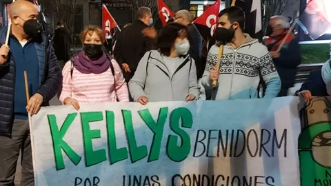 "La reforma es un fraude para muchas kellys no aborda el grave problema de la externalización y nos condena a los convenios de las multiservicio que son las que nos contratan dejándonos fuera de las plantillas", lamentan las Kellys de Benidorm
