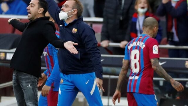 Expulsión de su defensa Dani Alves