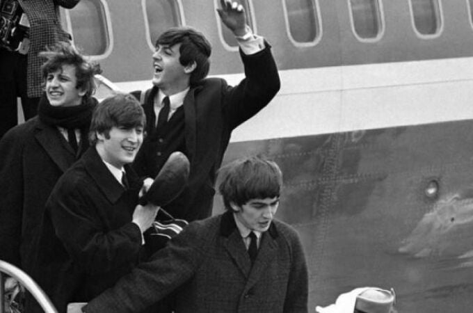 Ringo Starr, Paul McCartney, John Lennon y George Harrison, en el Aeropuerto John F. Kennedy