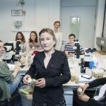 Daria Siekhaus y su grupo de laboratorio en una imagen tomada cuando se anunció que iban a investigar el papel de la nueva proteína en la metástasis del cáncer