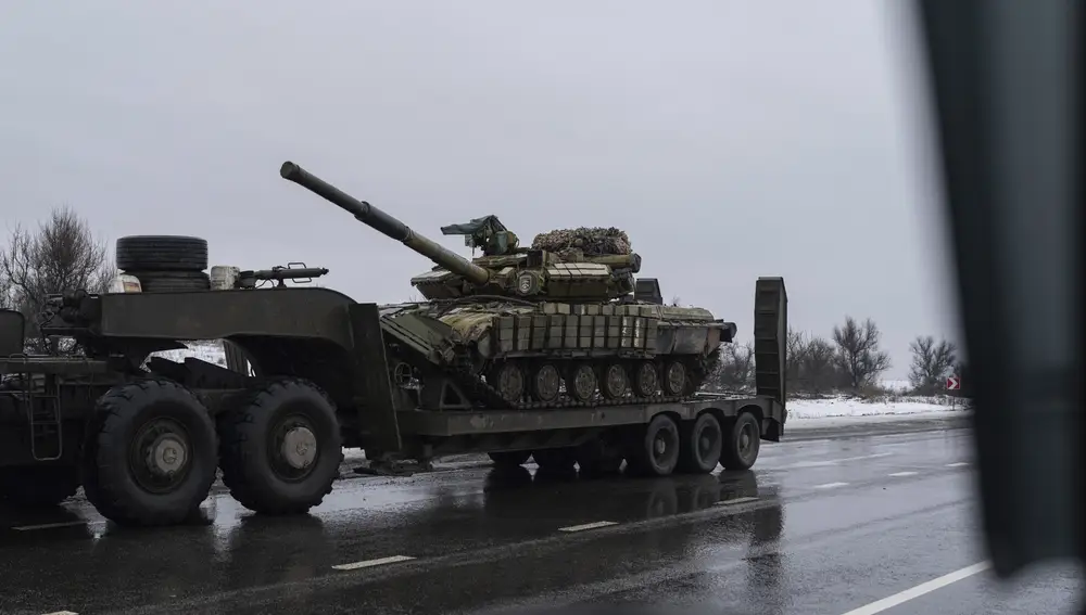Y sigue el movimiento de tropas dentro de Ucrania.