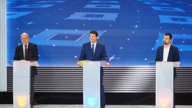 Imagen de los tres candidatos de Ciudadanos, PP y PSOE en el segundo debate electoral de Castilla y León.