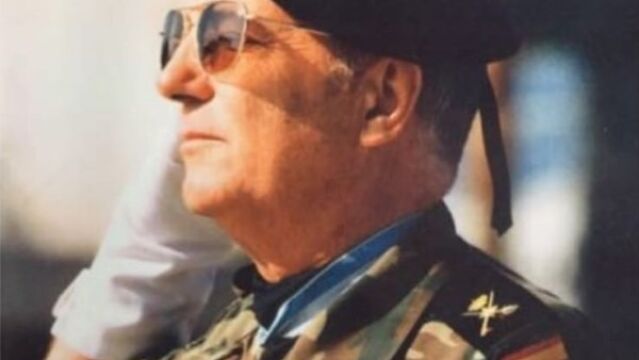 Luis Carvajal Raggio, Caballero Legionario Paracaidista