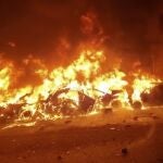 Varios coches envueltos en llamas en un accidente en la ciudad alemana de Fuerth tras embestir un camión a 31 vehículos