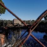 Balsa de riego ilegal construida cerca de un pozo ilegal. EFE/José Manuel Vidal