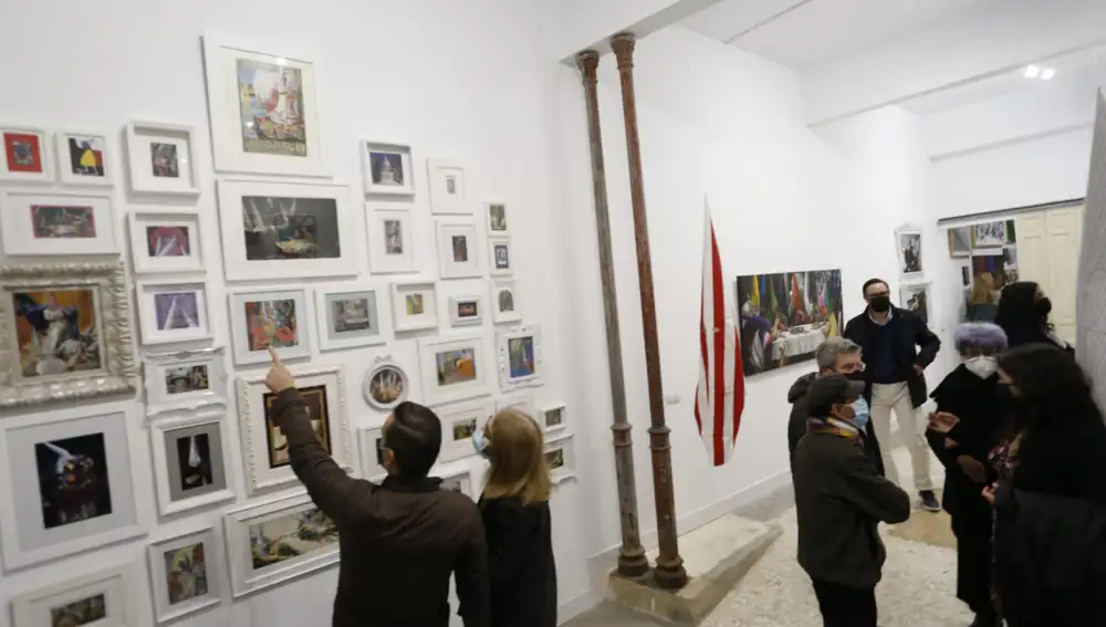 Magasé acoge del 11 al 28 de febrero la exposición de arte contemporáneo “Todos tenemos derecho a capirote” del artista moronense Agustín Israel.