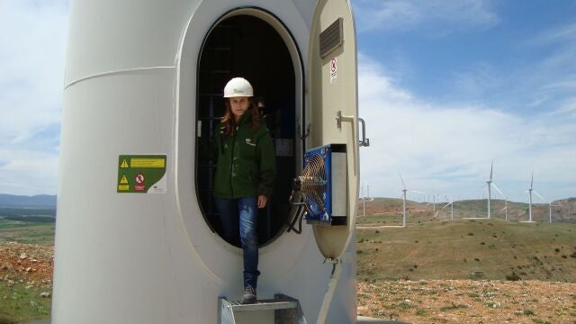 Ángeles Honorato, jefa de zona Iberdrola Renovables en siete parques eólicos de Soria, Segovia y Guadalajara