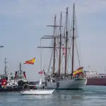  Cádiz despide al Juan Sebastián Elcano