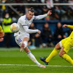 Gareth Bale chuta a portería durante el partido entre el Villarreal y el Real Madrid