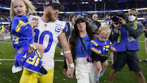 Cooper Kupp, junto a su mujer Anna y sus hijos.