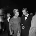 El principe Alberto ( futuro rey Alberto II de Belgica ) y su esposa la princesa Paola Ruffo The prince Albert de Liège, future king of Belgians Albert II and his wife the princess Paola. 1962-1963.