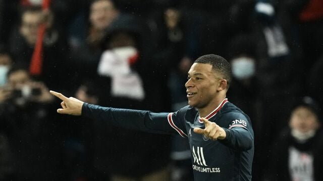 Kylian Mbappé celebra su gol en el PSG-Real Madrid.