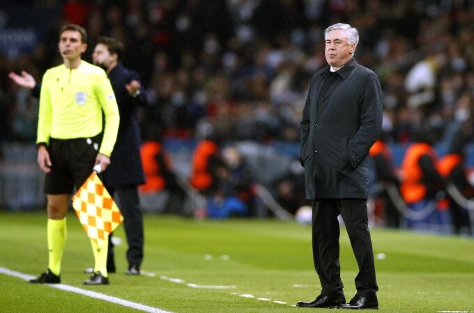Carlo Ancelotti, durante el partido entre el PSG y el Real Madrid