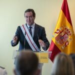 El presidente de la CEOE, Antonio Garamendi, fue condecorado el pasado junio con la Gran Cruz del Mérito Militar con distintivo blanco.