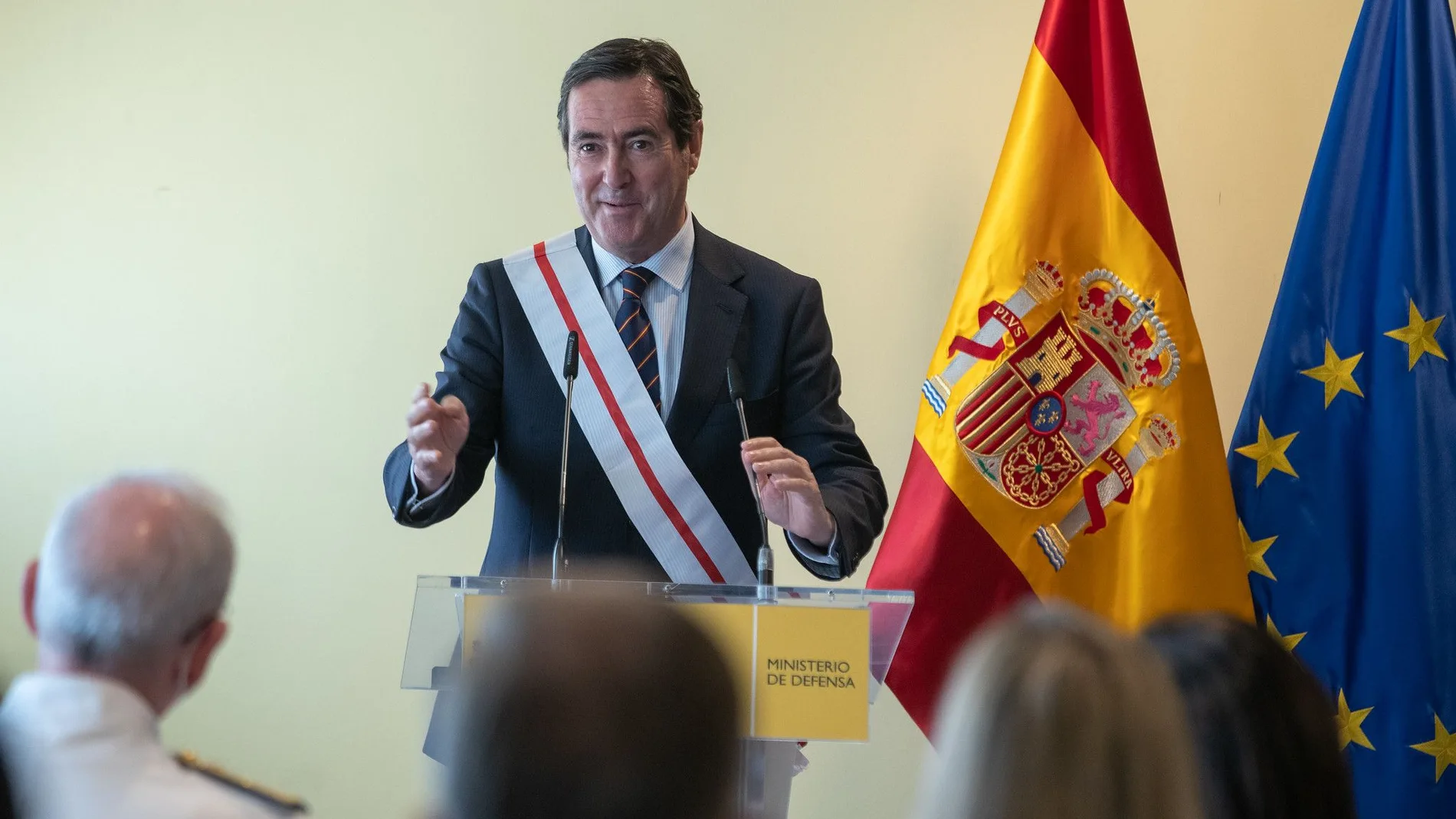El presidente de la CEOE, Antonio Garamendi, fue condecorado el pasado junio con la Gran Cruz del Mérito Militar con distintivo blanco.