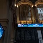Vista de una pantalla con la cotización del Ibex 35, el principal indicador del parqué madrileño