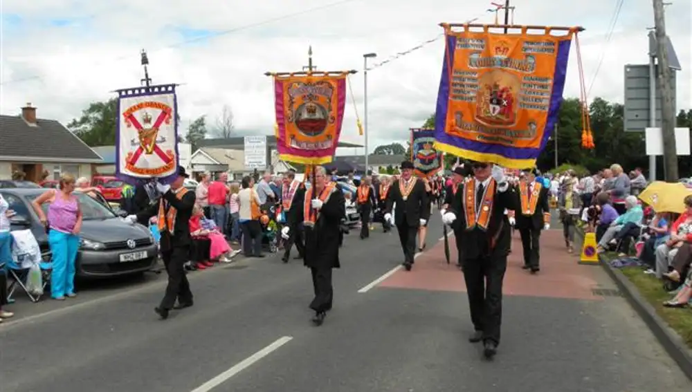 Desfile de &quot;La Gran Logia de Orange&quot; en Castlederg
