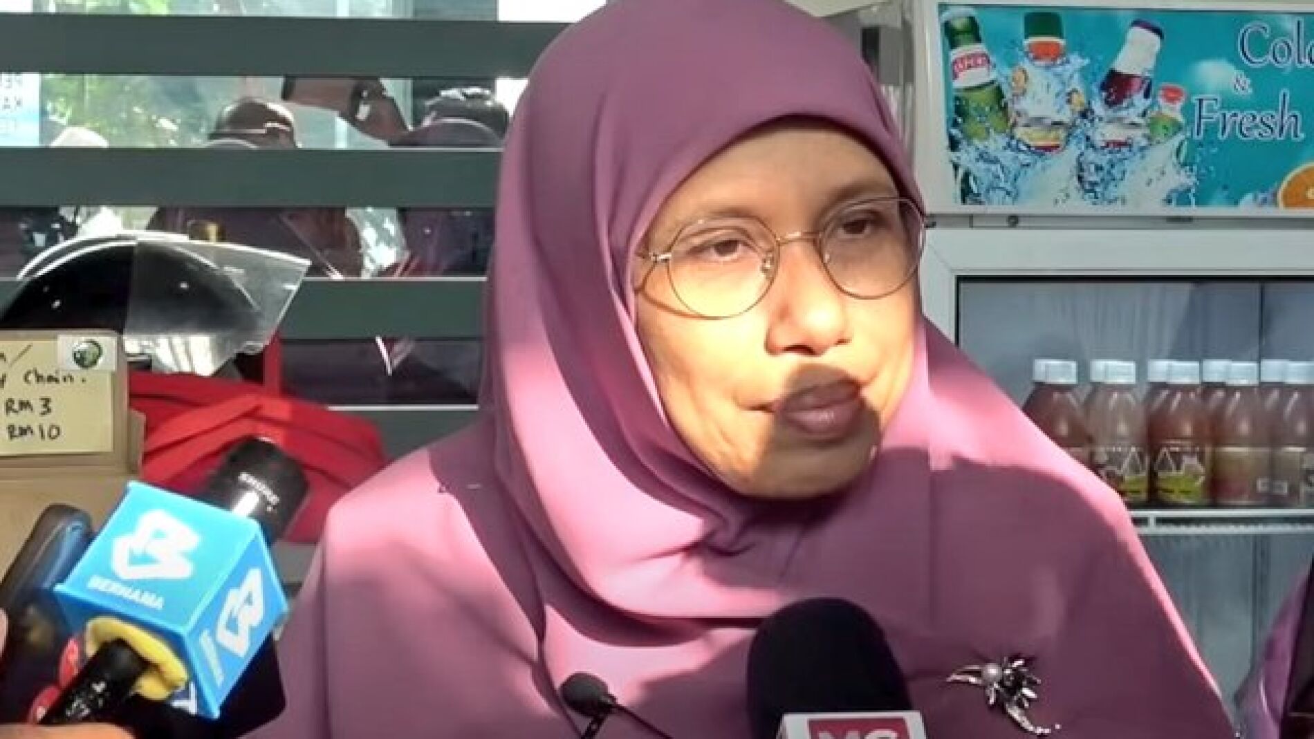 La viceministra de la Mujer de Malasia aconseja “golpear suavemente” a las “ esposas tercas”