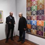 El alcalde de Sevilla, Antonio Muñoz, junto al artista Luis Gordillo