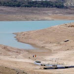 El embalse de La Viñuela, ubicado en La Axarquía, se encuentra al 15% de su capacidad total a causa de la sequía. Álex Zea / Europa Press