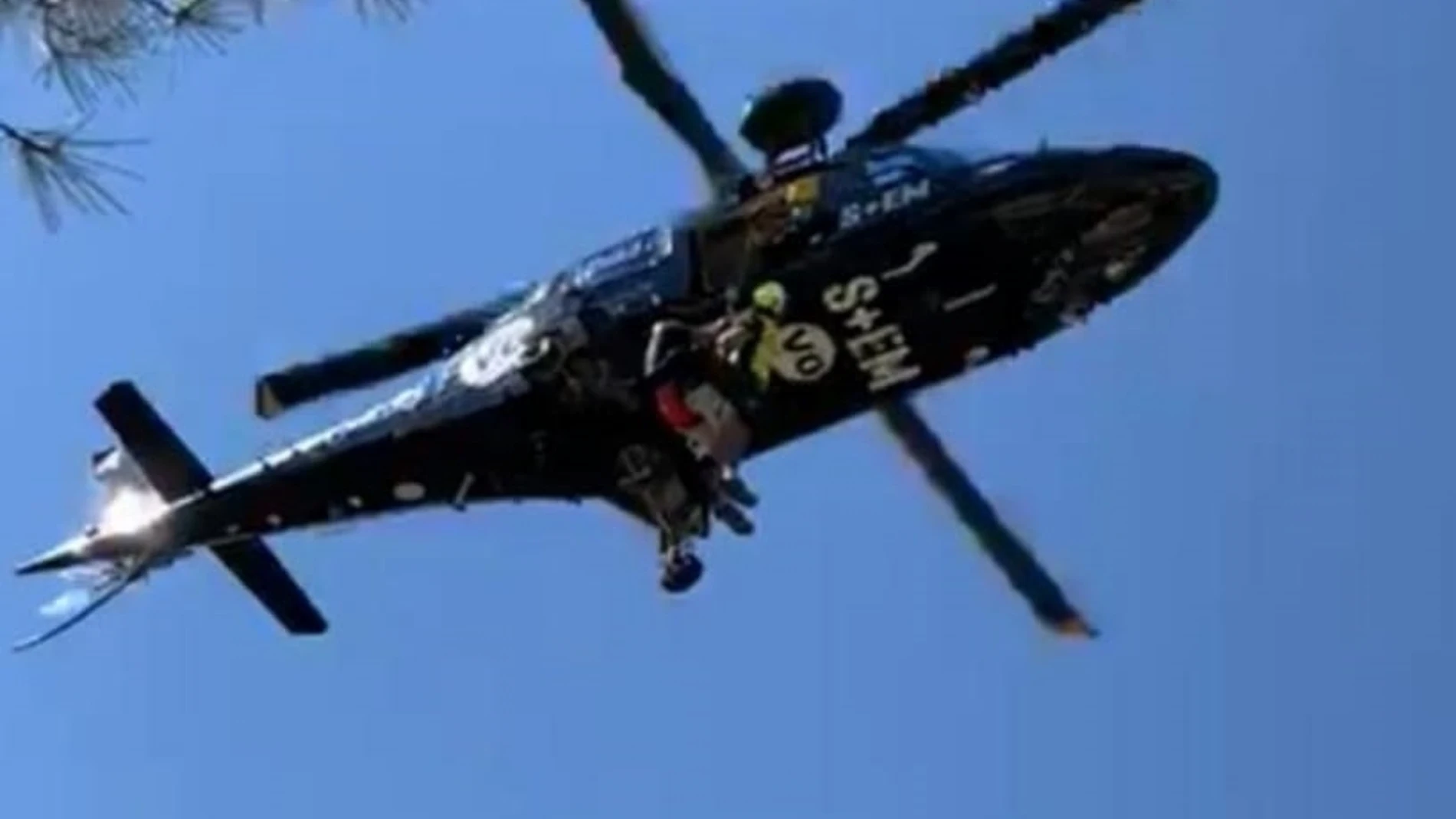 Valencia.-Sucesos.- Rescatan en helicóptero a un senderista indispuesto en una zona de difícil acceso de la Peña Cortada