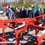 La ministra de Industria, Comercio y Turismo, Reyes Maroto, visita la "101 Feria de febrero" de Valencia de Don Juan (León)