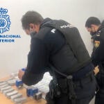 La Policía Nacional ha detenido a dos personas acusados de falsificar recetas para obtener medicamentos sedantes e hipnóticos