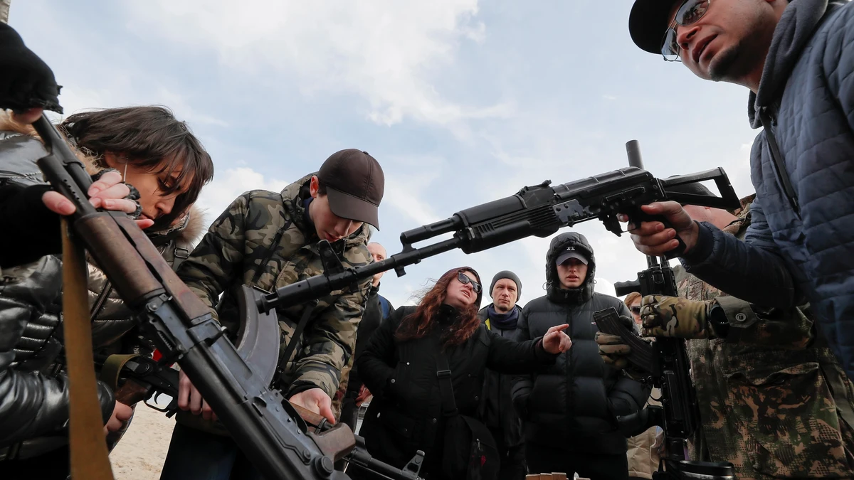 EEUU envía a Ucrania fusiles AK-47, ametralladoras y 500.000 municiones incautadas a Irán