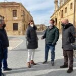 La presidenta de la Diputación de Palencia, Ángeles Armisén, visita Paredes de Nava