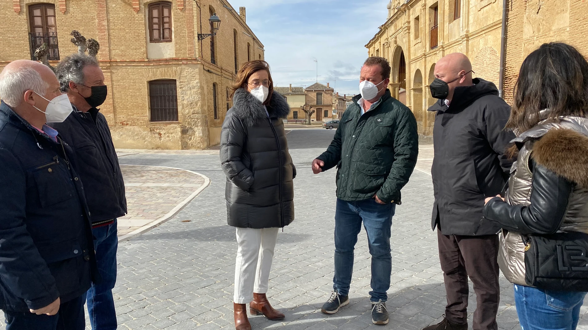 La presidenta de la Diputación de Palencia, Ángeles Armisén, visita Paredes de Nava