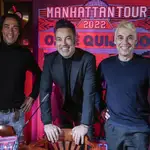 El grupo leonés Café Quijano, presenta su nuevo disco &#39;Manhattan&#39;. En la imagen, Óscar, Manuel y Raúl durante la presentación