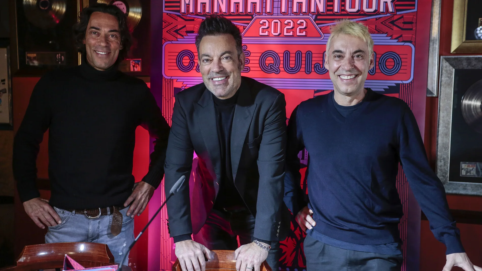 El grupo leonés Café Quijano, presenta su nuevo disco 'Manhattan'. En la imagen, Óscar, Manuel y Raúl durante la presentación