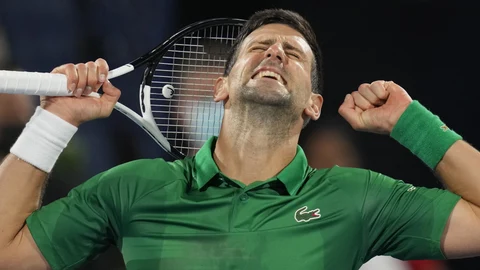 Djokovic celebra la victoria ante Musetti en Dubai