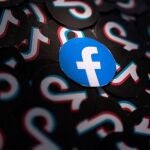 El regulador de comunicaciones de Rusia no ha anunciado acciones contra Twitter, aunque amenazó con boicotear también el acceso a Facebook