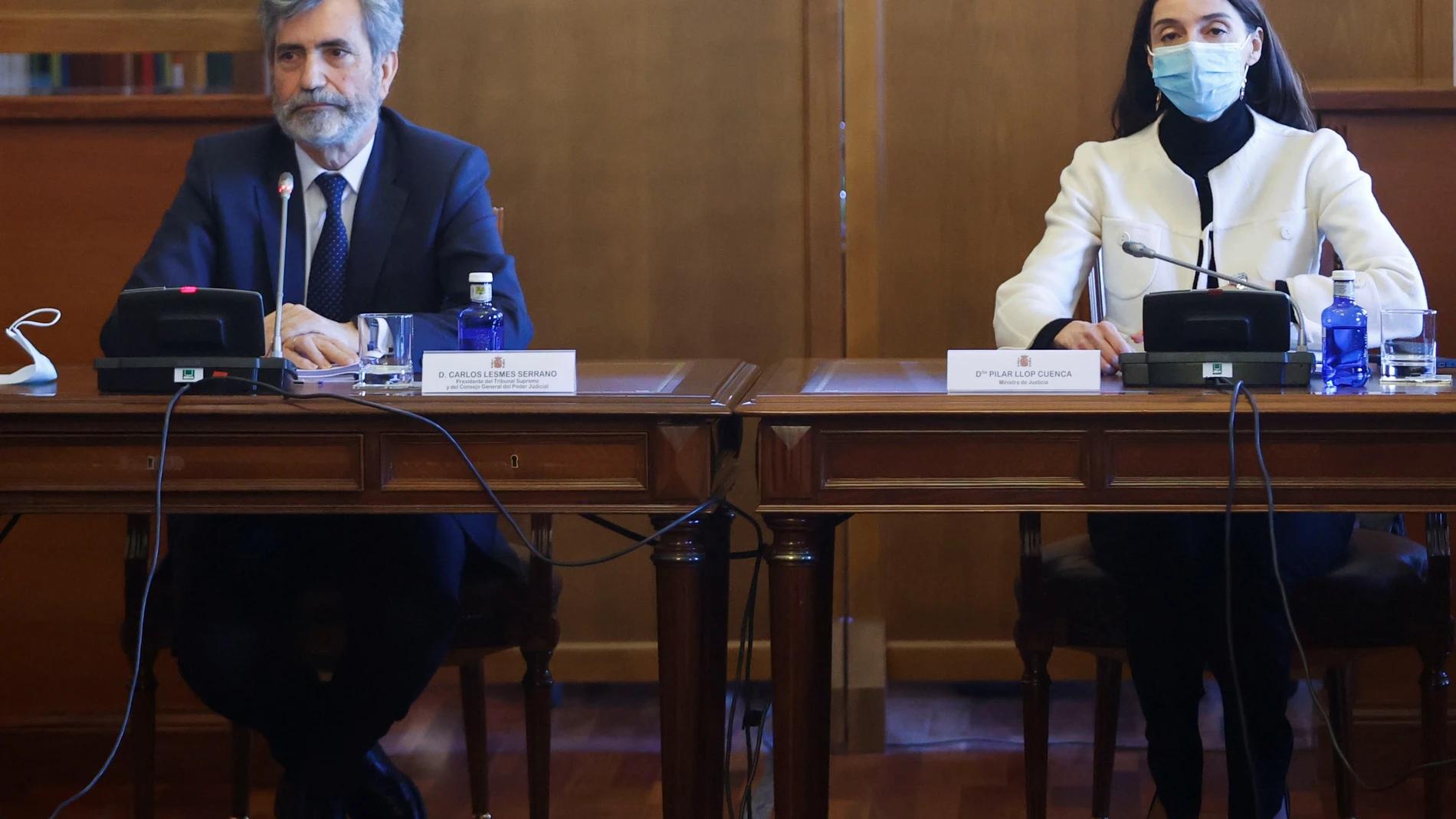 El presidente del Tribunal Supremo y del CGPJ, Carlos Lesmes (izda.) y la ministra de Justicia, Pilar LLop, ayer, en la reunión