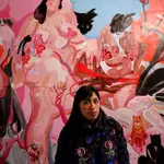 La artista peruana Wynnie Mendoza muestra la operación a la que se sometió para cerrar su vagina a través de la instalación &quot;Cerrar para abrir&quot;