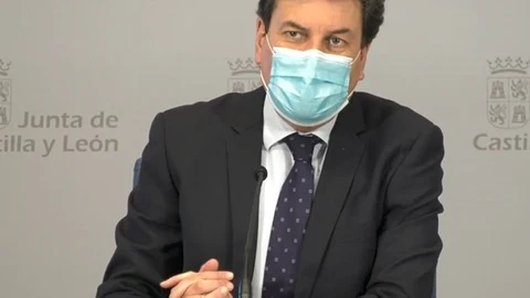 El portavoz de la Junta, Carlos Fernández Carriedo, atiende a la prensa tras el Consejo de Gobierno
