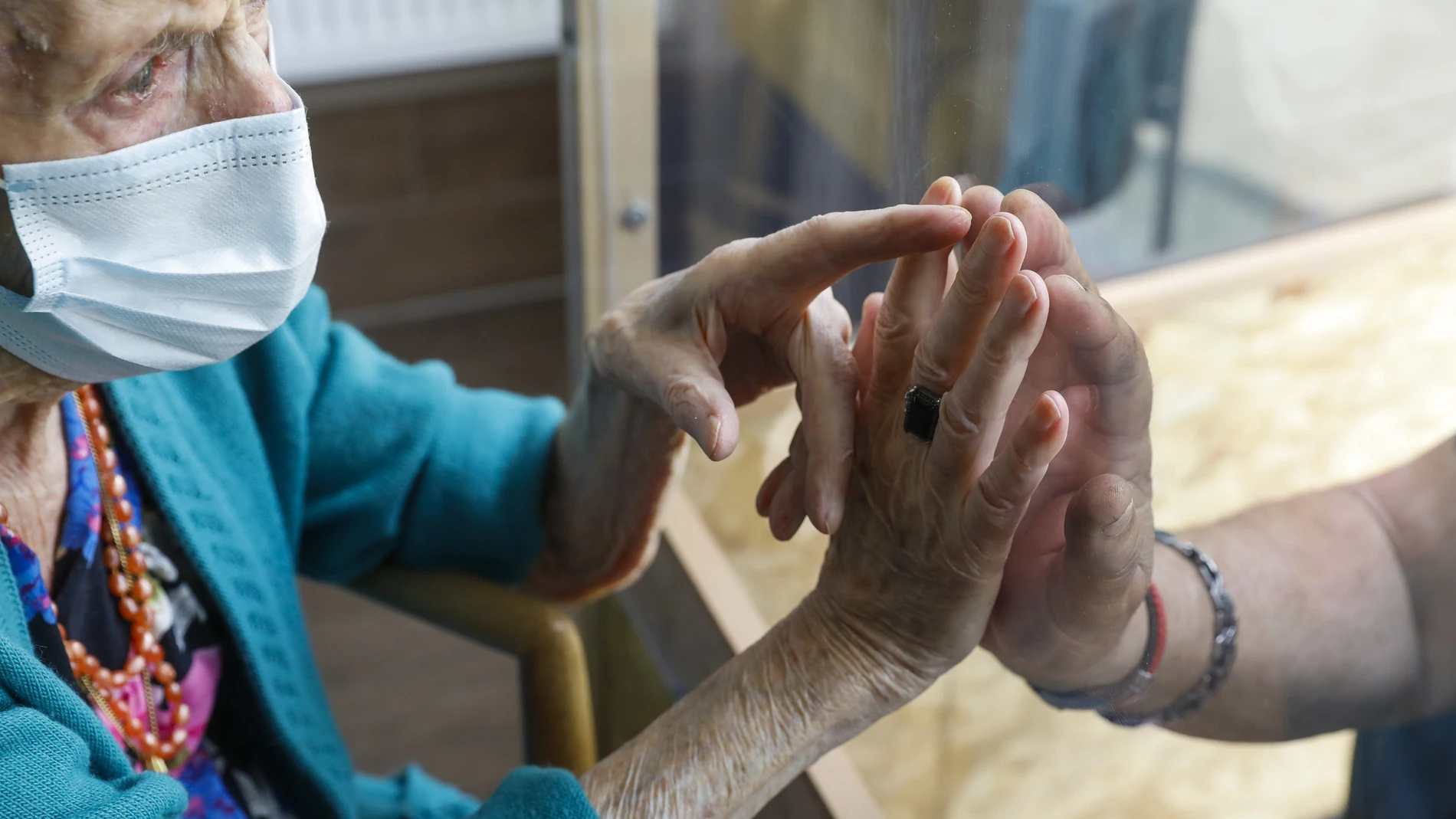 La pandemia ha puesto de manifiesto las carencias sanitarias de las residencias de mayores