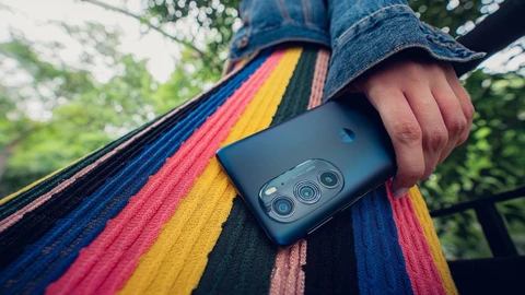 Motorola edge 30 Pro.