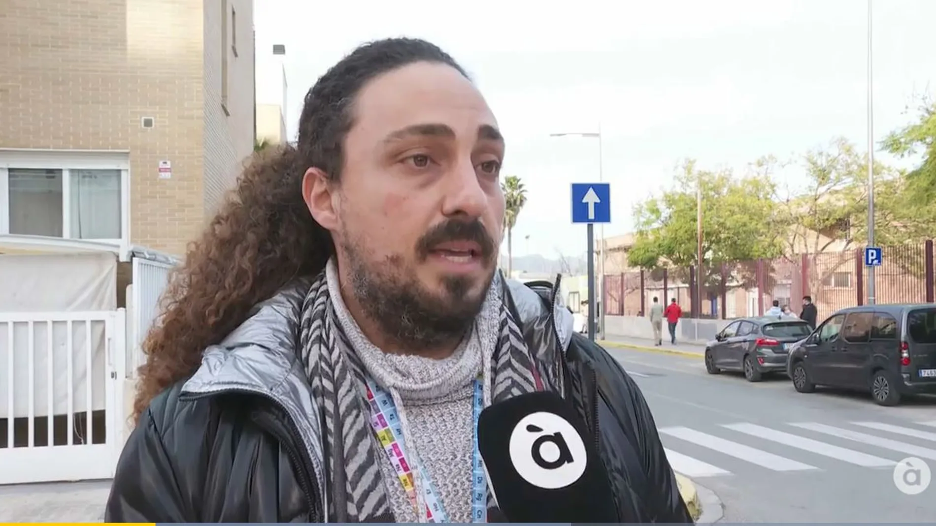 Miquel Álvarez, el profesor que sufrió el ataque homófobo en un instituto de Bétera (Valencia)