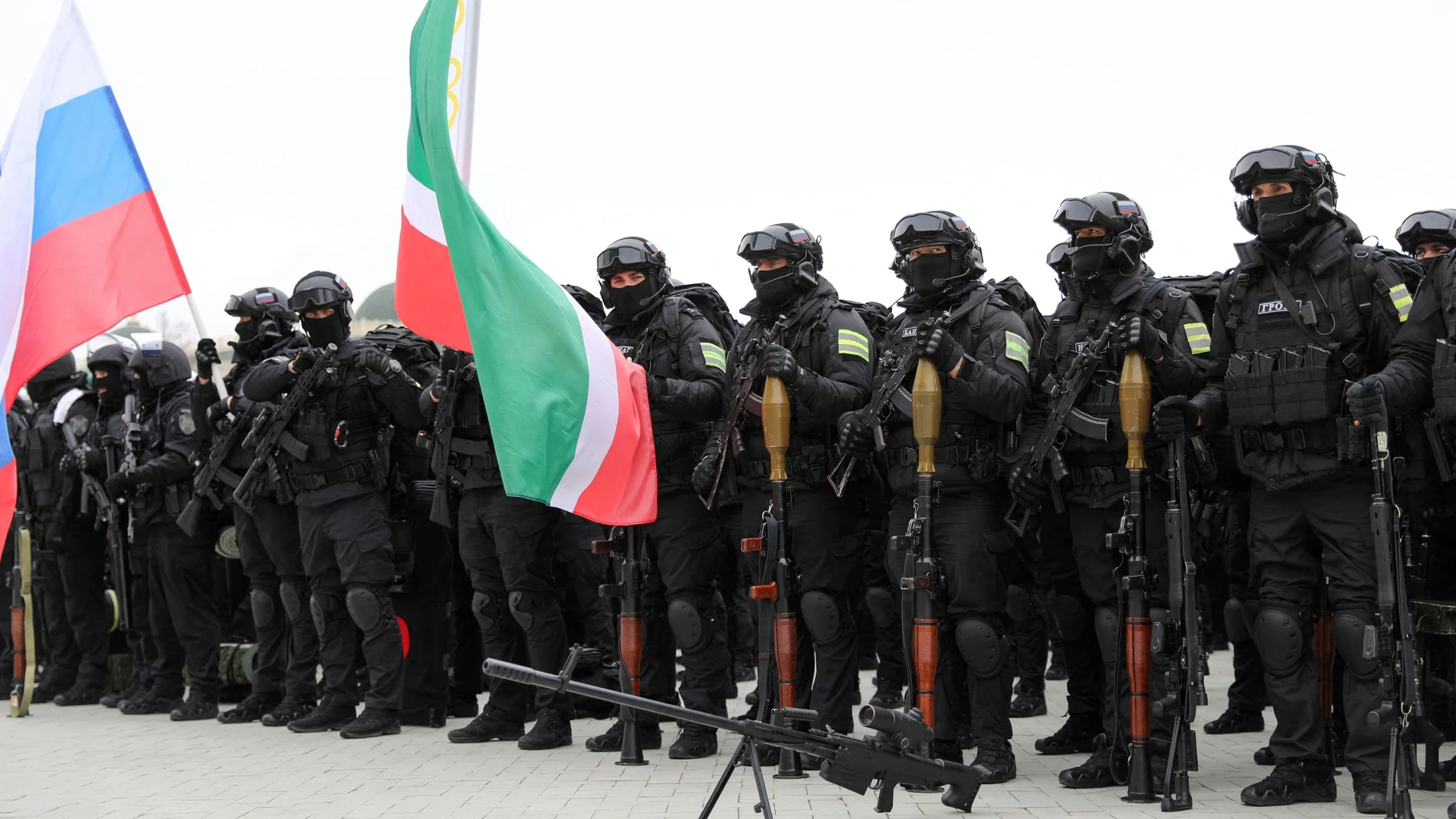 Soldados chechenos al mando de Ramzan Kadyrov