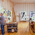 Roy Lichtenstein trabajando en su estudio alrededor de 1989